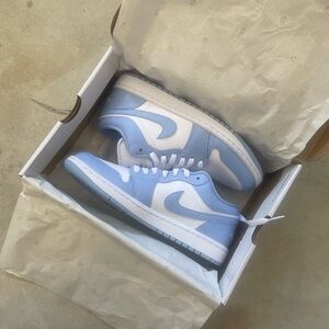 BNWT Nike Jordan Air 1 Low - - 7.5 - Light Blue (Aluminum) and White